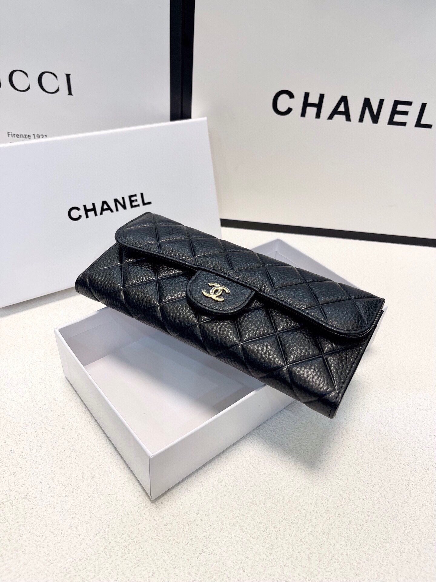 Chanel walet bag