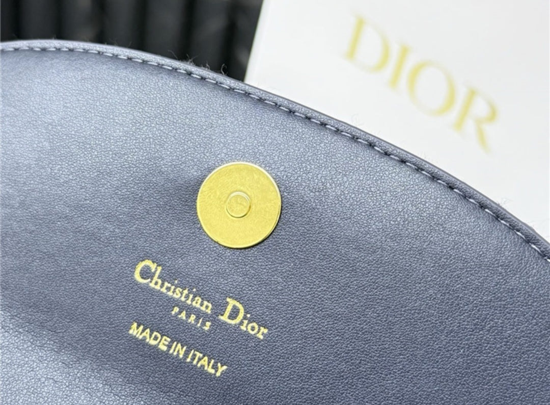 30 Montaigne Pouches with chain