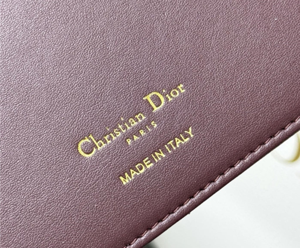 30 Montaigne Pouches with chain